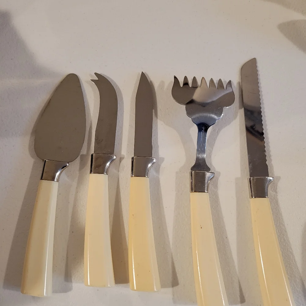 Regent Sheffield Hostees Cheese Set Knige Leaf Faux Wood Bone 5 pieces